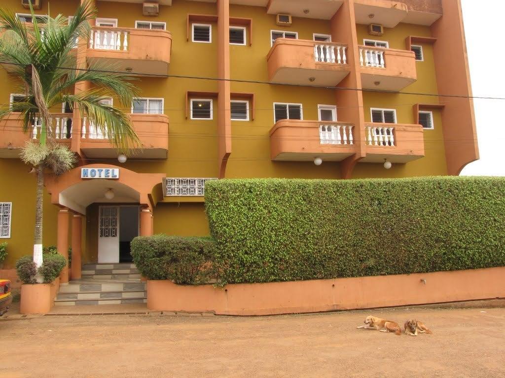 Hotel Le Fibi Yaounde Exterior photo